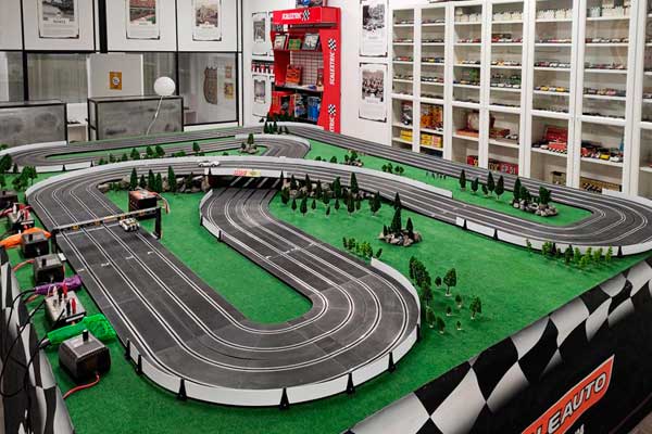 Plan en familia, visita garaje de coches clásicos en Erandio