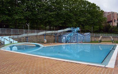 Piscinas Sestao tobogán