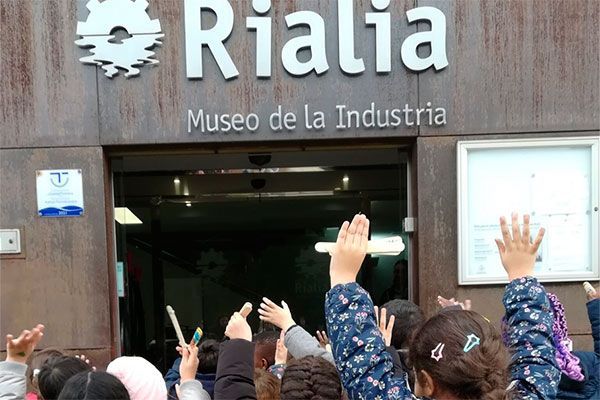 talleres de ciencia en euskera en Rialia, Portugalete