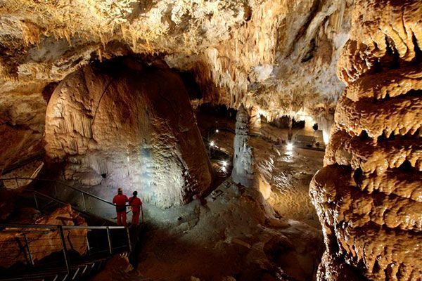 Cuevas de Pozlalagua (Karrantza) Bizkaia