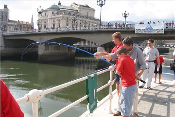 Escuela de pesca ría de Bilbao