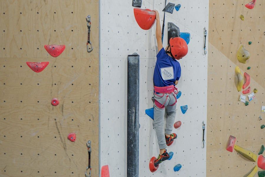 extraescolar Barakaldo escalada Climbat